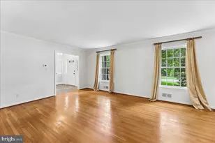 8700 Camille Dr, Potomac, MD 20854 - Photo 9