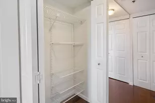 10101 Grosvenor Pl, Rockville, MD 20852 - Photo 7