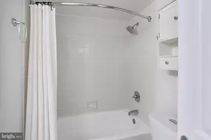 10101 Grosvenor Pl, Rockville, MD 20852 - Photo 9
