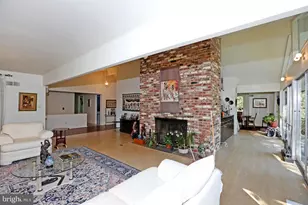 6900 Heatherhill Rd, Bethesda, MD 20817 - Photo 11