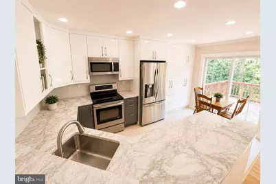 20249 Red Buckeye Court, Germantown, MD 20876 - Photo 5