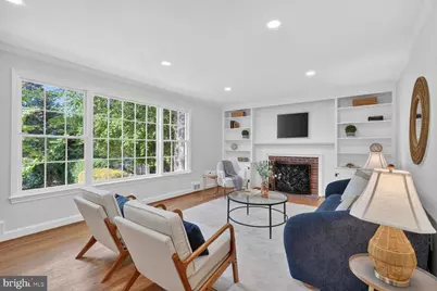 4722 Cumberland Avenue, Chevy Chase, MD 20815 - Photo 9