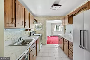 409 Hull Pl, Rockville, MD 20852 - Photo 9