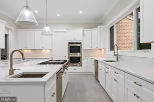 7003 Fawn Trail Ct, Bethesda, MD 20817 - Photo 19