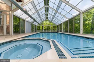 7003 Fawn Trail Ct, Bethesda, MD 20817 - Photo 3