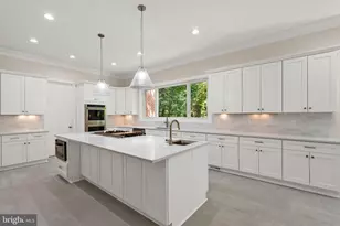 7003 Fawn Trail Ct, Bethesda, MD 20817 - Photo 15