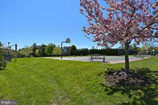 10407 Dalebrooke Ln, Potomac, MD 20854 - Photo 33