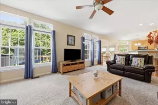 18849 Porterfield Way, Germantown, MD 20874 - Photo 9