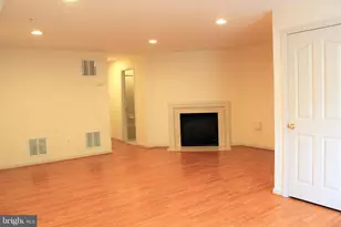 23514 Gardenside Pl, Clarksburg, MD 20871 - Photo 9