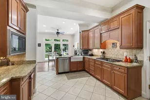 13 Trailridge Ct, Potomac, MD 20854 - Photo 7