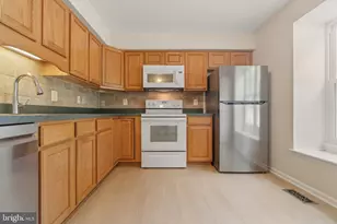 12859 Climbing Ivy Dr, Germantown, MD 20874 - Photo 3