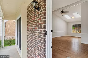 19044 McFarlin Dr, Germantown, MD 20874 - Photo 5