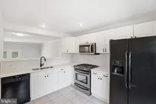1026 Travis Ln, Gaithersburg, MD 20879 - Photo 3