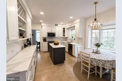 8904 Barrowgate Court, Potomac, MD 20854 - Photo 7