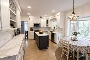 8904 Barrowgate Ct, Potomac, MD 20854 - Photo 7
