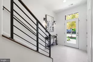 3913 Cranes Bill Ct, Rockville, MD 20852 - Photo 3