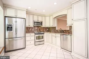5918 Edson Ln, Rockville, MD 20852 - Photo 9