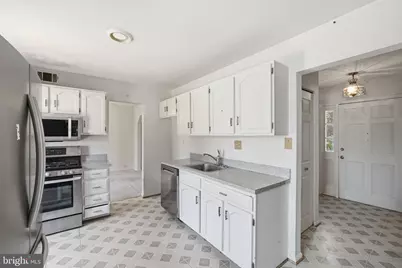 6701 Heatherford Court, Derwood, MD 20855 - Photo 5