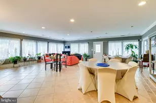 8212 Old Georgetown Rd, Bethesda, MD 20814 - Photo 19