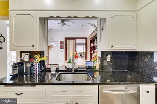 8212 Old Georgetown Rd, Bethesda, MD 20814 - Photo 17