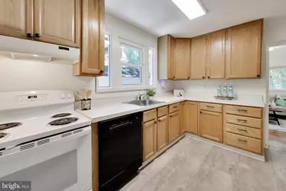 302 Mannakee Street, Rockville, MD 20850 - Photo 9