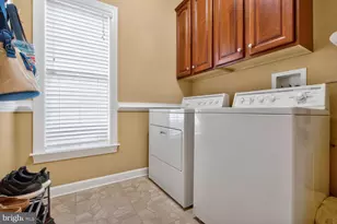 401 Hilton Head Ct, Ashton, MD 20861 - Photo 33