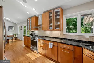 6511 Kenhowe Dr, Bethesda, MD 20817 - Photo 13