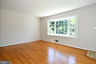 407 Anderson Ave, Rockville, MD 20850 - Photo 9