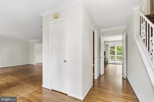 9016 Nesbit Ct, Gaithersburg, MD 20886 - Photo 5