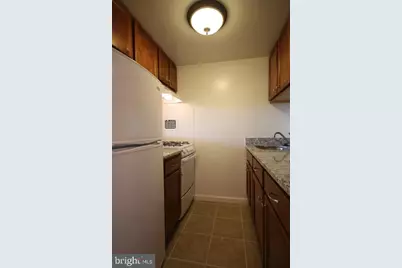 118 Monroe Street #701, Rockville, MD 20850 - Photo 3