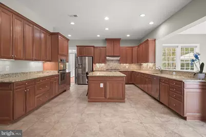 10130 Sycamore Hollow Lane, Germantown, MD 20876 - Photo 7