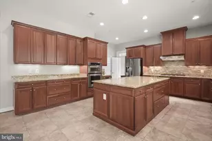 10130 Sycamore Hollow Ln, Germantown, MD 20876 - Photo 25