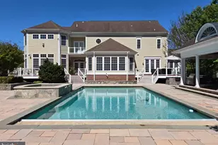 10130 Sycamore Hollow Ln, Germantown, MD 20876 - Photo 3