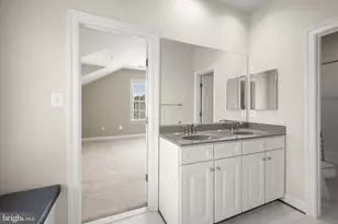 10130 Sycamore Hollow Ln, Germantown, MD 20876 - Photo 65