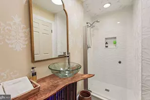10900 Tara Rd, Rockville, MD 20854 - Photo 27