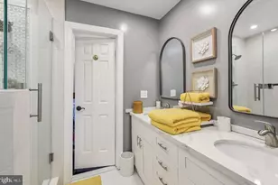 10900 Tara Rd, Rockville, MD 20854 - Photo 23