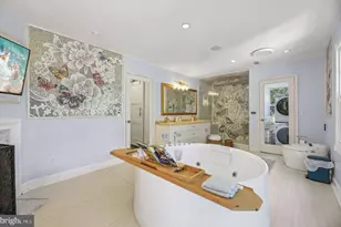 10900 Tara Rd, Rockville, MD 20854 - Photo 19