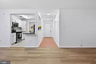 10021 Vanderbilt Cir, Rockville, MD 20850 - Photo 15
