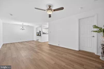 10021 Vanderbilt Circle #2, Rockville, MD 20850 - Photo 13
