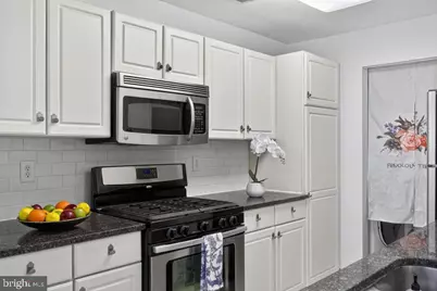 10021 Vanderbilt Circle #2, Rockville, MD 20850 - Photo 19
