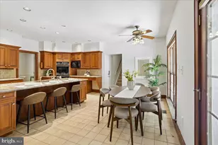 11720 Glen Ct, Potomac, MD 20854 - Photo 19