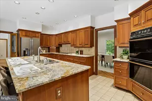 11720 Glen Ct, Potomac, MD 20854 - Photo 25