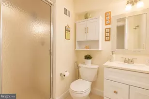 2518 Lindley Terrace, Rockville, MD 20850 - Photo 19