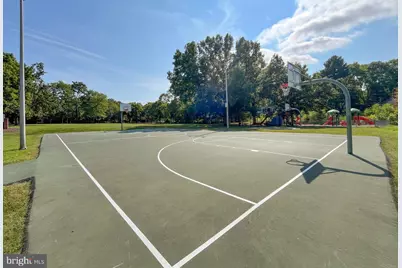 812 Quince Orchard Boulevard #T2, Gaithersburg, MD 20878 - Photo 23