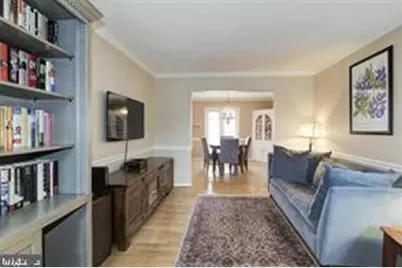 5042 Bradley Boulevard, Chevy Chase, MD 20815 - Photo 3