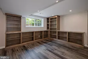 8719 Postoak Rd, Potomac, MD 20854 - Photo 41