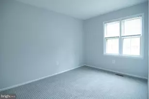 4 Chantilly Ct, Rockville, MD 20850 - Photo 13