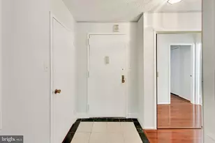 5225 Pooks Hill Rd, Bethesda, MD 20814 - Photo 9