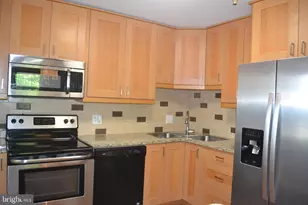 1 Ingleside Ct, Rockville, MD 20850 - Photo 3