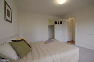 10201 Grosvenor Pl, Rockville, MD 20852 - Photo 5